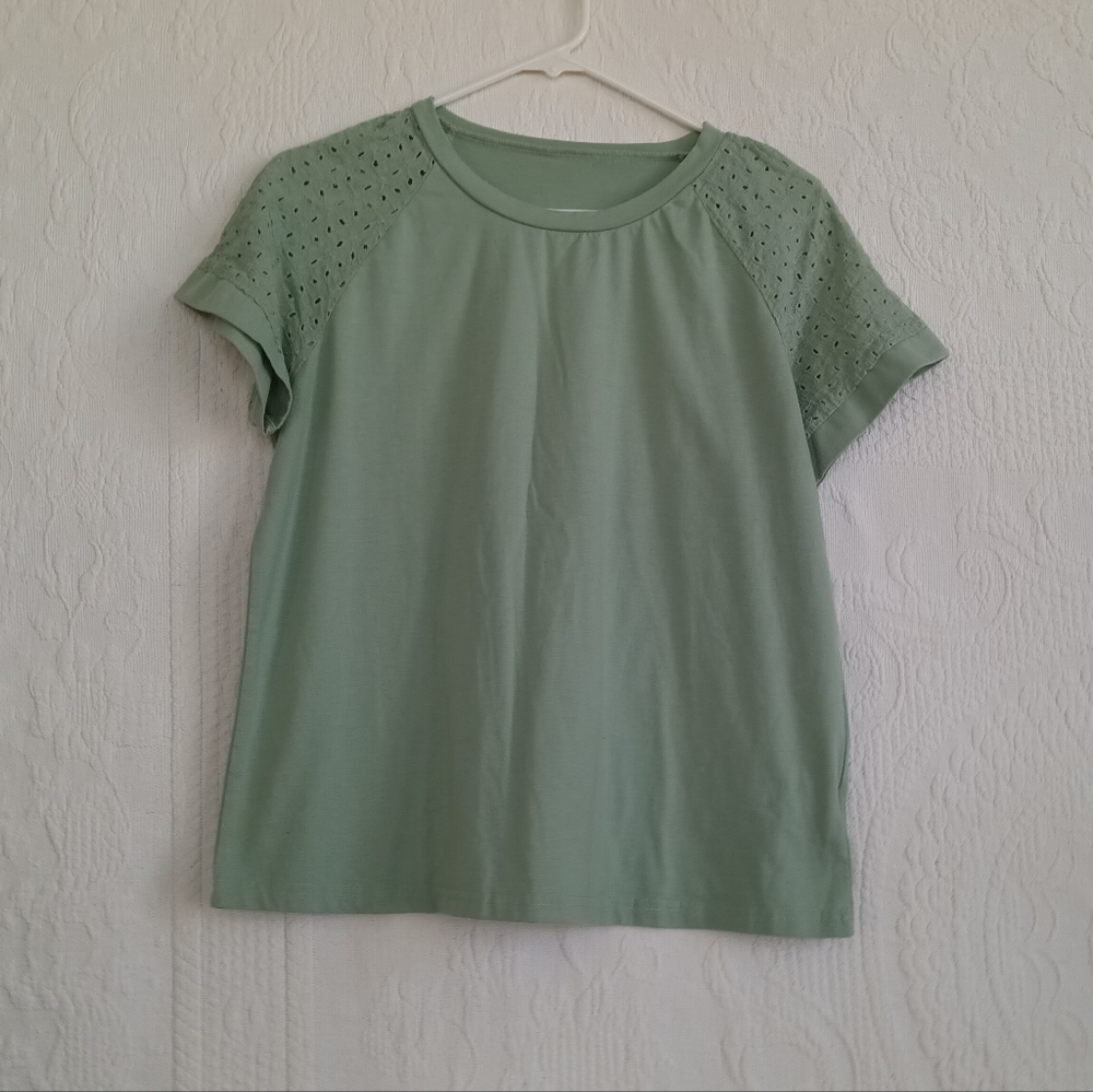 Sage Green Eyelet Sleeve Tee Shirt Sleeve Tshirt Soft Casual Cute Cottagecore M - Picture 2 of 7